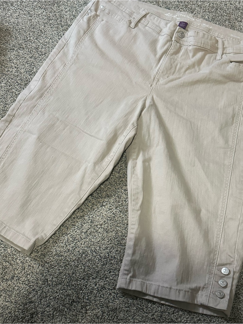 Gloria Vanderbilt Taupe Button-Front Capri Pants